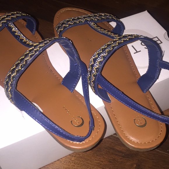 Sandals - Picture 3 of 9